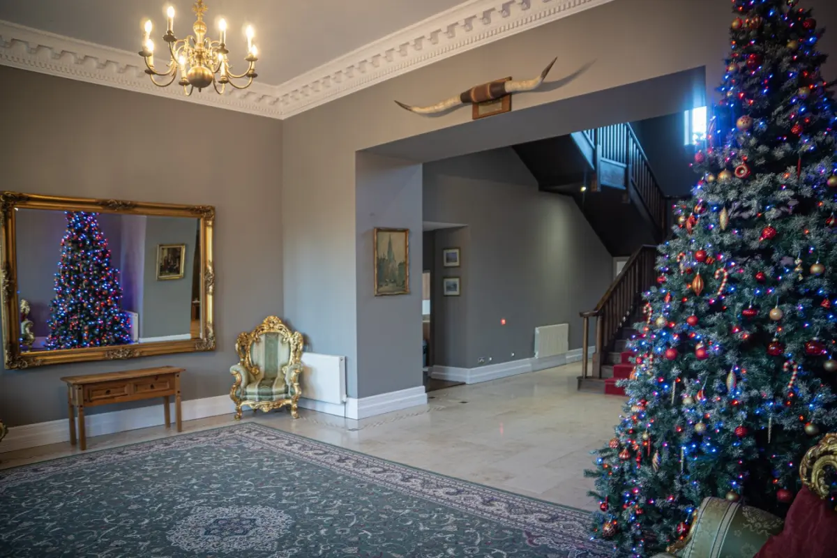 Glentworth Manor - image 4