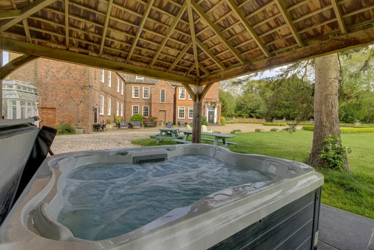 Skendleby Hall by Group Retreats