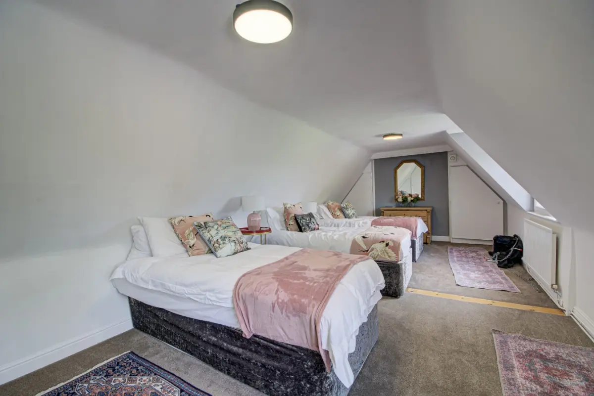 Skendleby Hall by Group Retreats