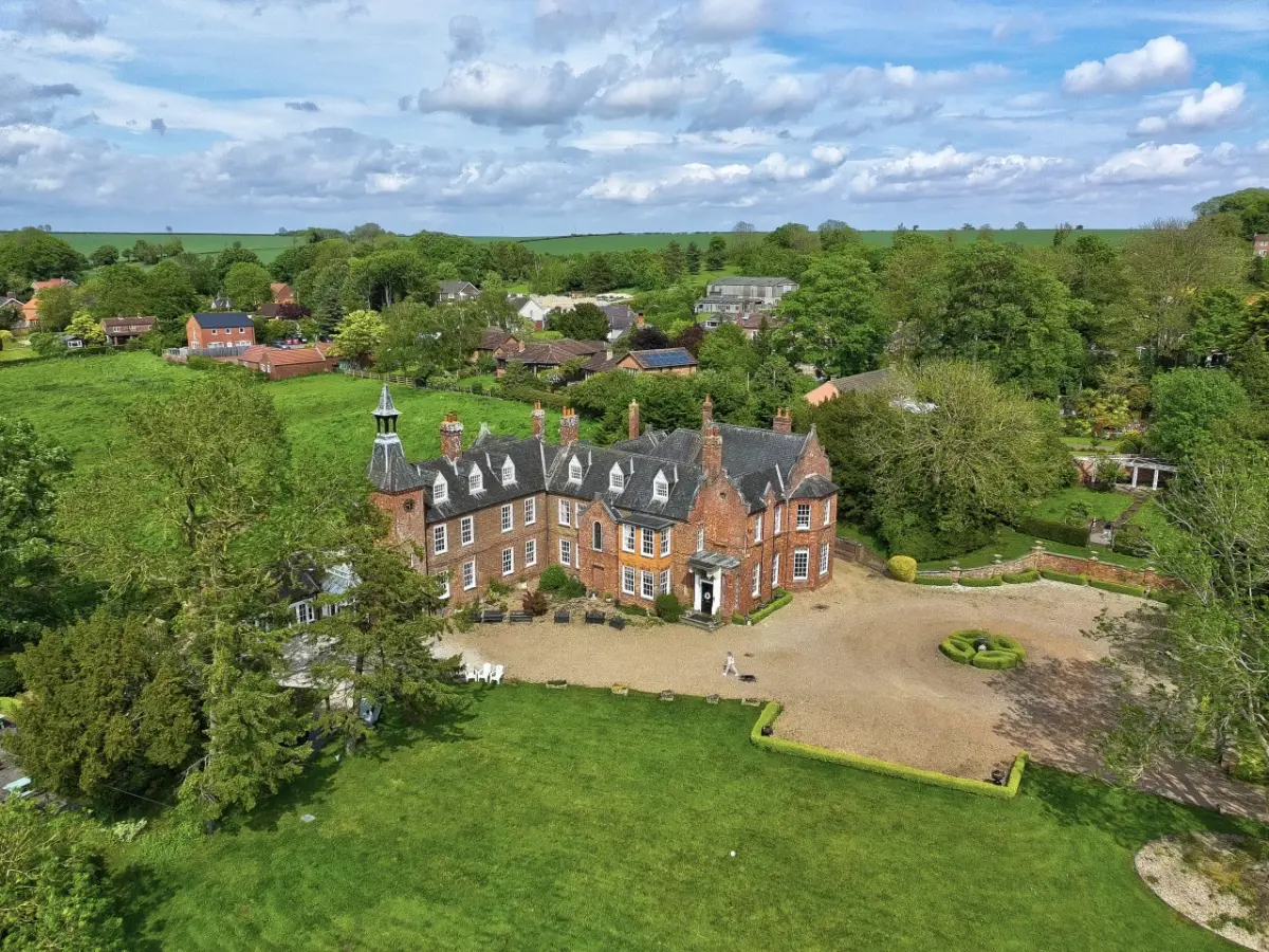 Skendleby Hall by Group Retreats