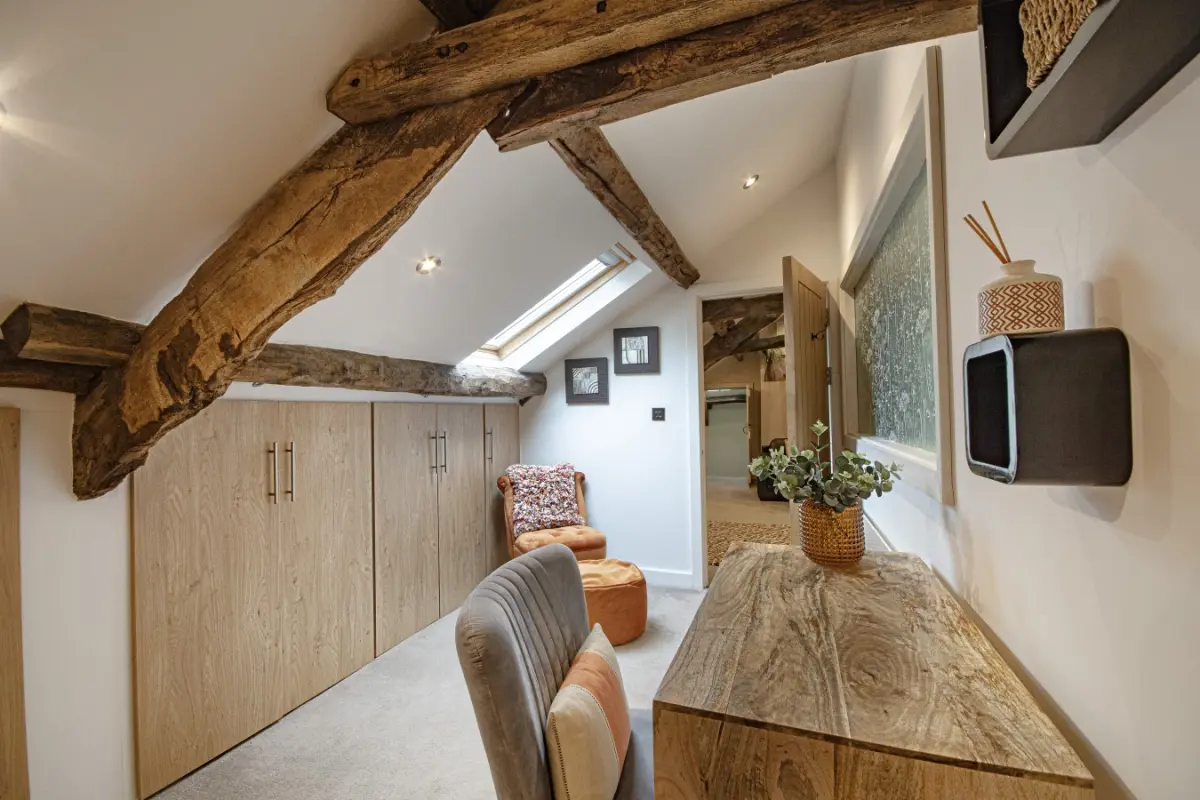 Scale House by Group Retreats