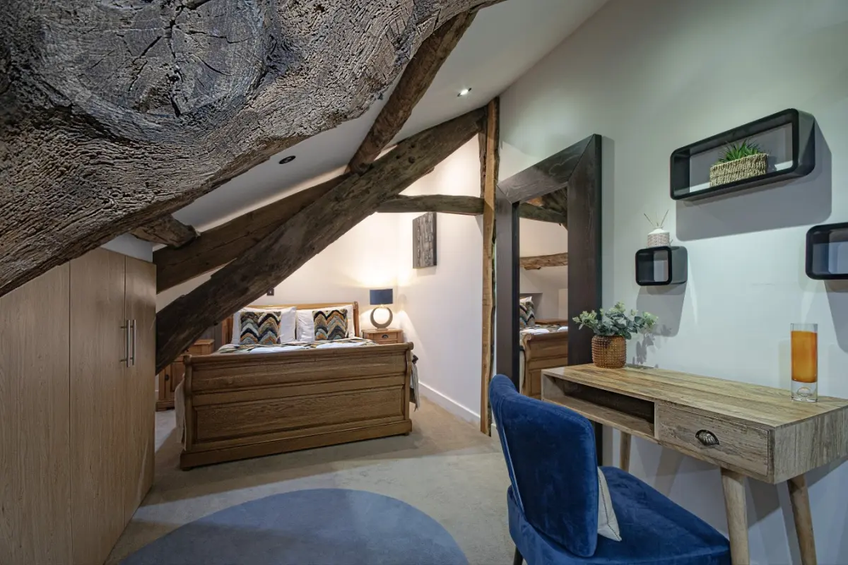 Scale House by Group Retreats