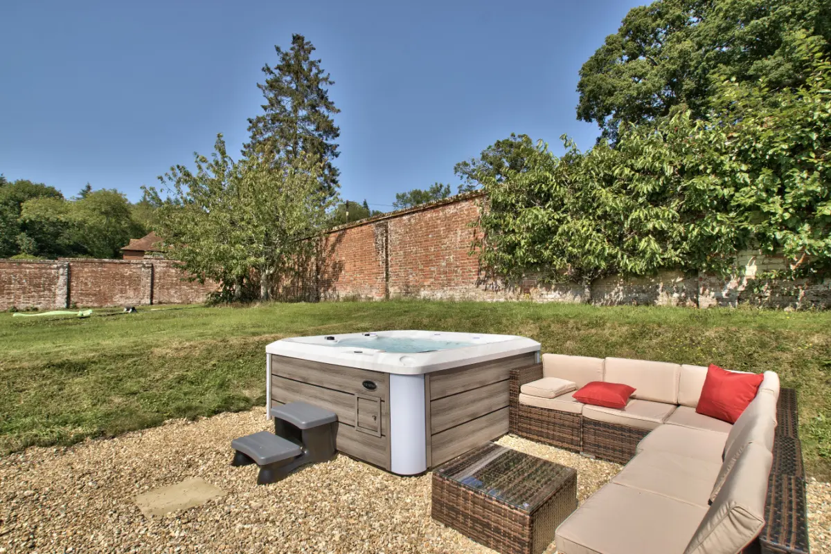 Alward House by Group Retreats