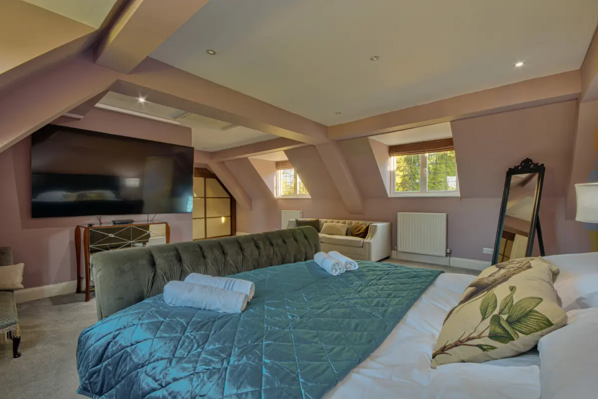 Old Lakenham by Group Retreats