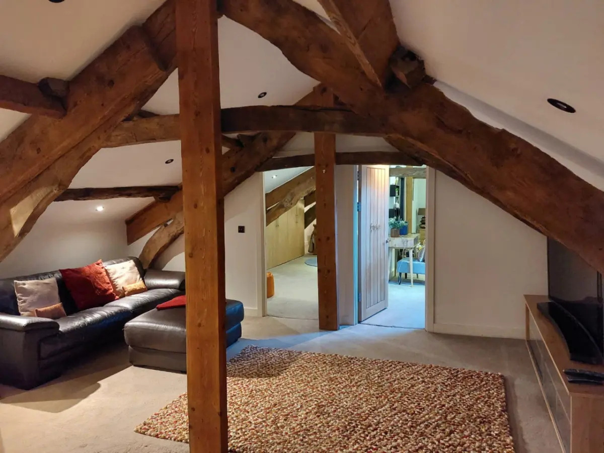 Scale House by Group Retreats